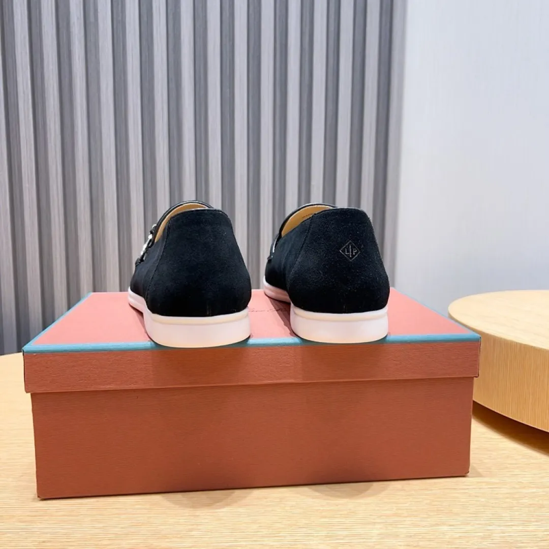 Men's Men's Shoes💰Men's Shoes💰440💰[loro piana] Couple's Style - The new moccasins are made of water-repellent treated suede uppers with rubber soles, a classic. The complex craftsmanship and meticulous structure make the shoes light and soft, allowing you to walk comfortably and freely. Perfect for wearing at the beach or out in the water during the summer. Women’s size: 35-40 Men’s size: 38-45